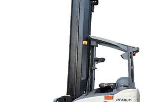 CSS110 Crown RM6000 10m reach truck