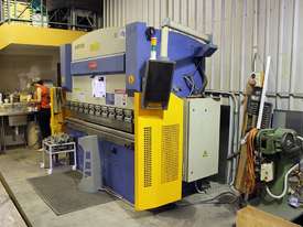 Late Model 70Ton x 2500mm 2 Axis Pressbrake - picture2' - Click to enlarge