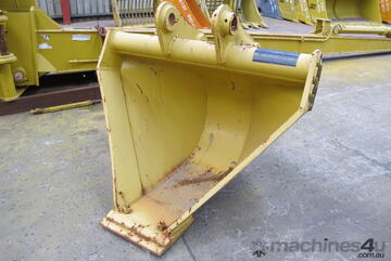 SEC 12 Ton V Trenching Mud Bucket for Komatsu PC120 - Includes Pin, 1220mm Top / 300mm Bottom SEC 12 Ton V Trenching Mud Bucket for Komatsu PC120 - Includes Pin, 1220mm Top / 300mm Bottom