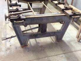 Clamping bench - picture1' - Click to enlarge