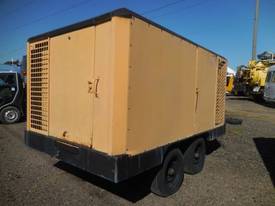 INGERSOLL-RAND XP900WCU 900CFM MOBILE DIESEL AIR COMPRESSOR - picture0' - Click to enlarge