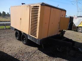 INGERSOLL-RAND XP900WCU 900CFM MOBILE DIESEL AIR COMPRESSOR - picture0' - Click to enlarge
