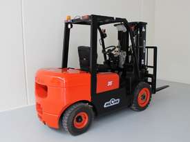 NEW Wecan Forklift /  Container Mast Forklift 3.5 Tonne Diesel - picture2' - Click to enlarge