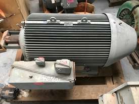 280 kw 375 hp 8 pole 415 volt IP66 AC Electric Motor - picture1' - Click to enlarge