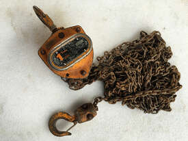 Chain Hoist 1 Ton x 3 meter Drop PWB Anchor Chain Winch Lifting Block - picture2' - Click to enlarge