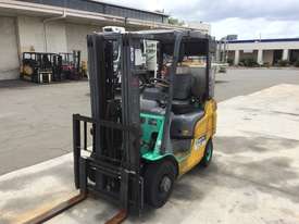 Mitsubishi 1.7T Counterbalance Forklift - picture2' - Click to enlarge