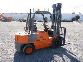 YALE GDP060R Forklift - picture1' - Click to enlarge
