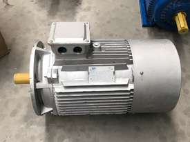 15 kw 20 hp 6 pole 400 volt Flange AC Electric Motor - picture1' - Click to enlarge