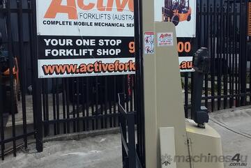 ACTIVE FORKLIFTS - Crown Electric Walkie Stacker 3300 Standard mast ACTIVE FORKLIFTS - Crown Electric Walkie Stacker 3300 Standard mast