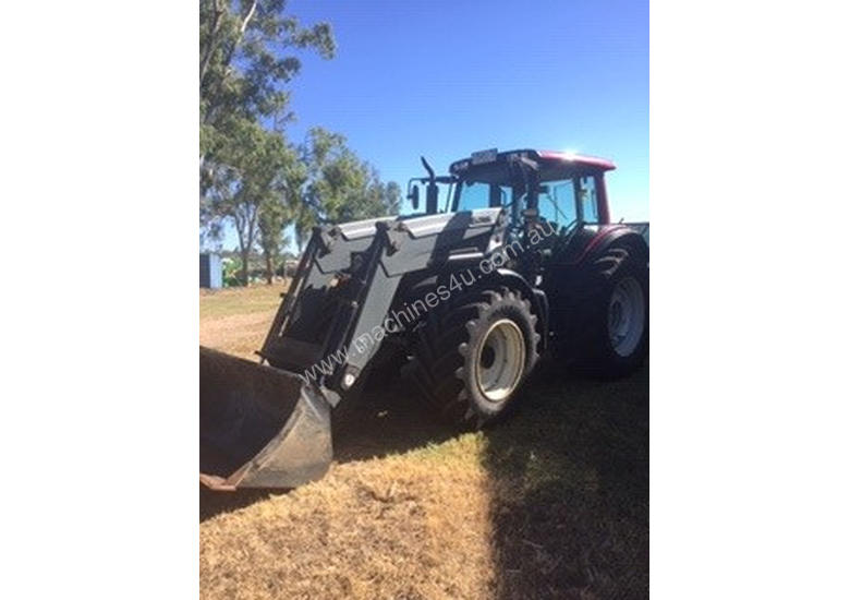 caption Valtra N141 FWA/4WD Tractor