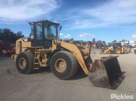 2010 Caterpillar 928HZ - picture2' - Click to enlarge