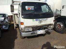 2000 Toyota Dyna - picture0' - Click to enlarge
