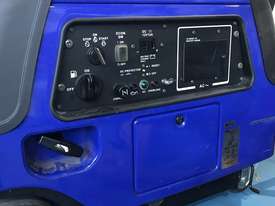 Yamaha EF3000iSE Inverter Generator  240 Volt Power Silent Running Petrol Engine - picture1' - Click to enlarge