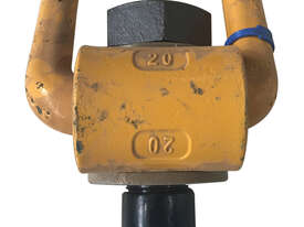 Yoke Swivel Lifting Point G100 WLL 20 Tonne M48 - picture0' - Click to enlarge