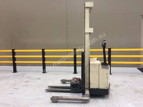 Electric Forklift Walkie Stacker W Series 1983 Warranty and Crown Services included