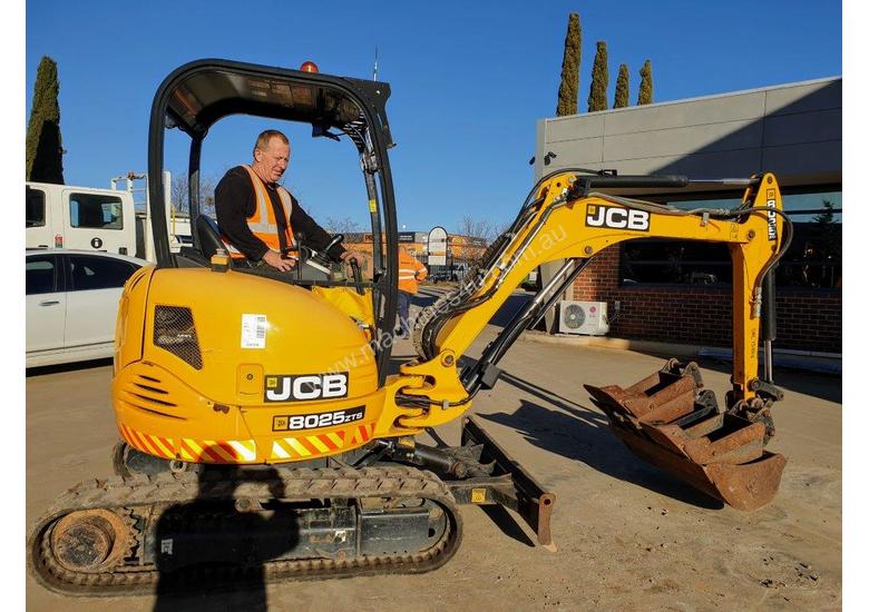 caption JCB 8025ZTS 2.5T EXCAVATOR WITH HYDRAULIC HITCH, BUCKETS LOW HOURS