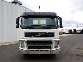 2008 Volvo FM380 8x4 20 Ton Automatic Hooklift - picture0' - Click to enlarge