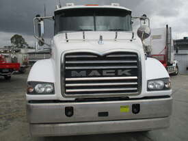 mack 8x4 agitator - picture1' - Click to enlarge