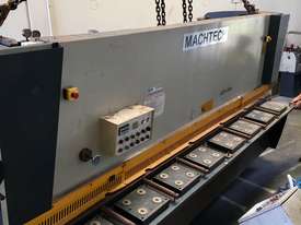 USED MACH TECH HYDRAULIC GUILLOTINE - picture2' - Click to enlarge