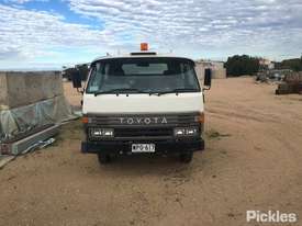 1987 Toyota Dyna - picture1' - Click to enlarge