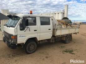 1987 Toyota Dyna - picture2' - Click to enlarge