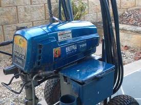  Airless Paint Sprayer Graco Ultra Max II 795 - picture0' - Click to enlarge