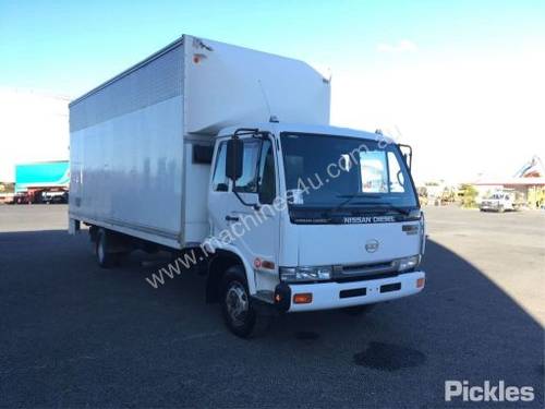 2002 Nissan Diesel UD MK190