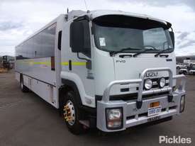 2011 Isuzu FVR1000 - picture0' - Click to enlarge