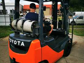 Toyota 32-8 FG18 Forklift  - picture2' - Click to enlarge