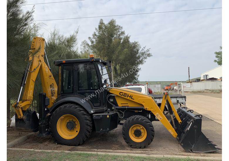 New 2017 gehl Gehl Backhoe Loader BL 818 SIDE SHIFT4WD Backhoe in