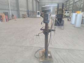 Detroit Pedestal Drill Press - picture2' - Click to enlarge
