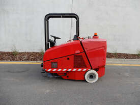 RCM Motoscope Sweeper Sweeping/Cleaning - picture2' - Click to enlarge
