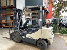 Used Crown PRO 5 counterbalance forklift - picture1' - Click to enlarge
