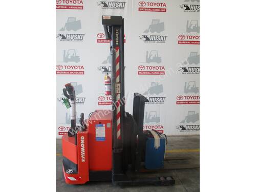 Raymond RRS30 stacker in good condition