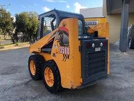 Mustang 1350R Skid Loader - picture1' - Click to enlarge