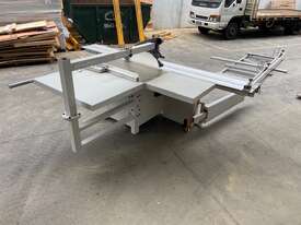 Solid modern 3200mm Panelsaw - picture2' - Click to enlarge