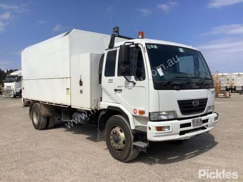 2010 Nissan Diesel UD PKC37A