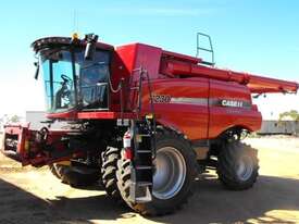 CASE IH 7230 + 3152 Combine & Front - picture0' - Click to enlarge
