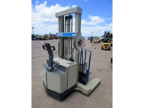 Crown 40WRTL174AD, 2.0T (4.4m Lift) All-Directional, Walkie-Reach 24V Forklift - Hire