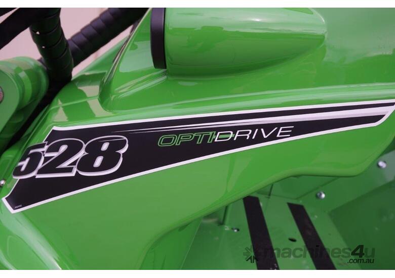 Avant 528 Articulated Mini Loader w Telescopic Boom and 4-in-1 Bucket