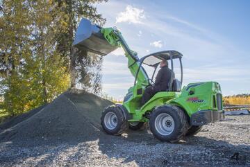 Avant 850 Articulated Compact Loader w Telescopic Boom & Bucket