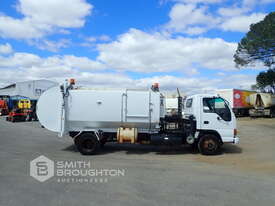 2003 ISUZU NQR 4X2 GARBAGE COMPACTOR TRUCK - picture0' - Click to enlarge