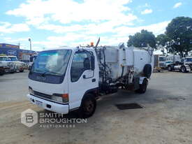 2003 ISUZU NQR 4X2 GARBAGE COMPACTOR TRUCK - picture2' - Click to enlarge