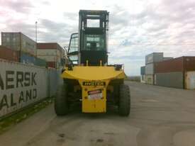 40.0T Diesel Laden Container Handler - picture2' - Click to enlarge