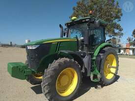 John Deere 7230r - picture1' - Click to enlarge