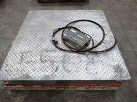 Platform Scales, Capacity: 1,500kg - picture0' - Click to enlarge