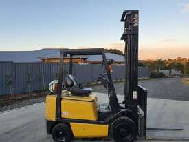 Forklift 1.8T Yale - picture0' - Click to enlarge
