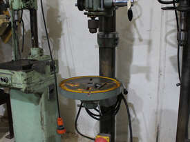 H5 3MT Geared Head Drill - picture0' - Click to enlarge