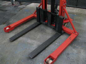 Manual Stacker Pallet Jack - 160cm High 500kg Capacity - picture0' - Click to enlarge