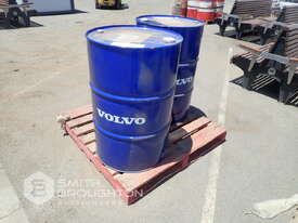 2 X 208 LITRE DRUMS VOLVO WET BRAKE OIL - picture0' - Click to enlarge